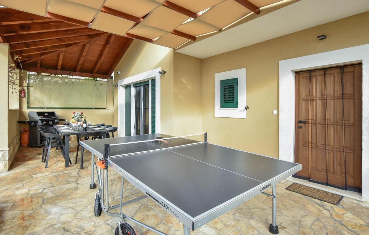 Vila Mater - Luxuriously Equipped With A 15m Long Swimming Pool Zrnovnica