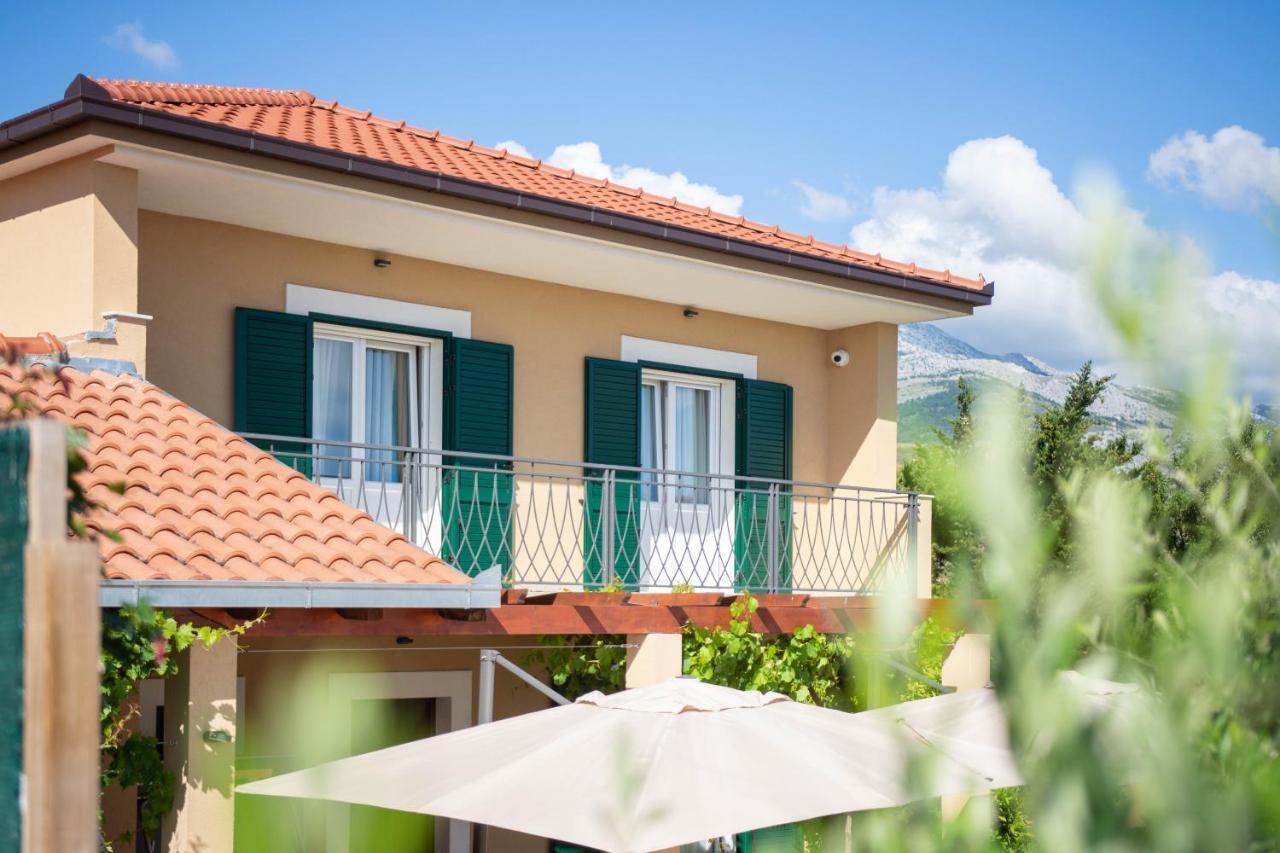 Mater - Luxuriously Equipped With A 15m Long Swimming Pool Vila